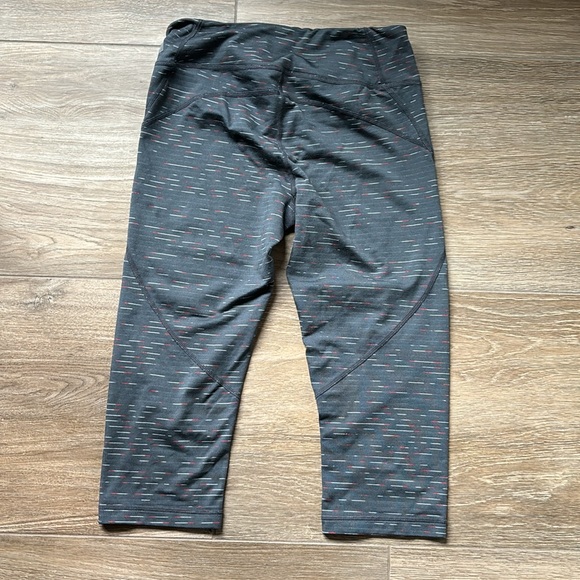 Zella 'Live In 2' Slim Fit Capri Legging - Small, GREY GRAPHITE MULTI FLARE - Picture 3 of 7